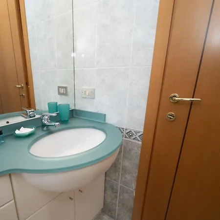 Penthouse Isola, A Few Steps From Offices Cortina 26 Apartamento *